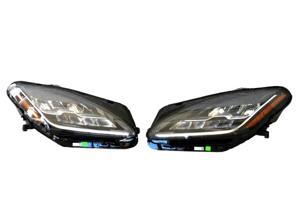 2x Nowy Oryginalny Reflektory Full Led Lewa i Prawa Strona Wersja USA Jaguar E-Pace J9C3-13W030-Cc