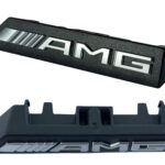 OE EMBLÉM S NÁPISEM AMG V MŘÍŽCE MERCEDES W205 C63 A2058175001