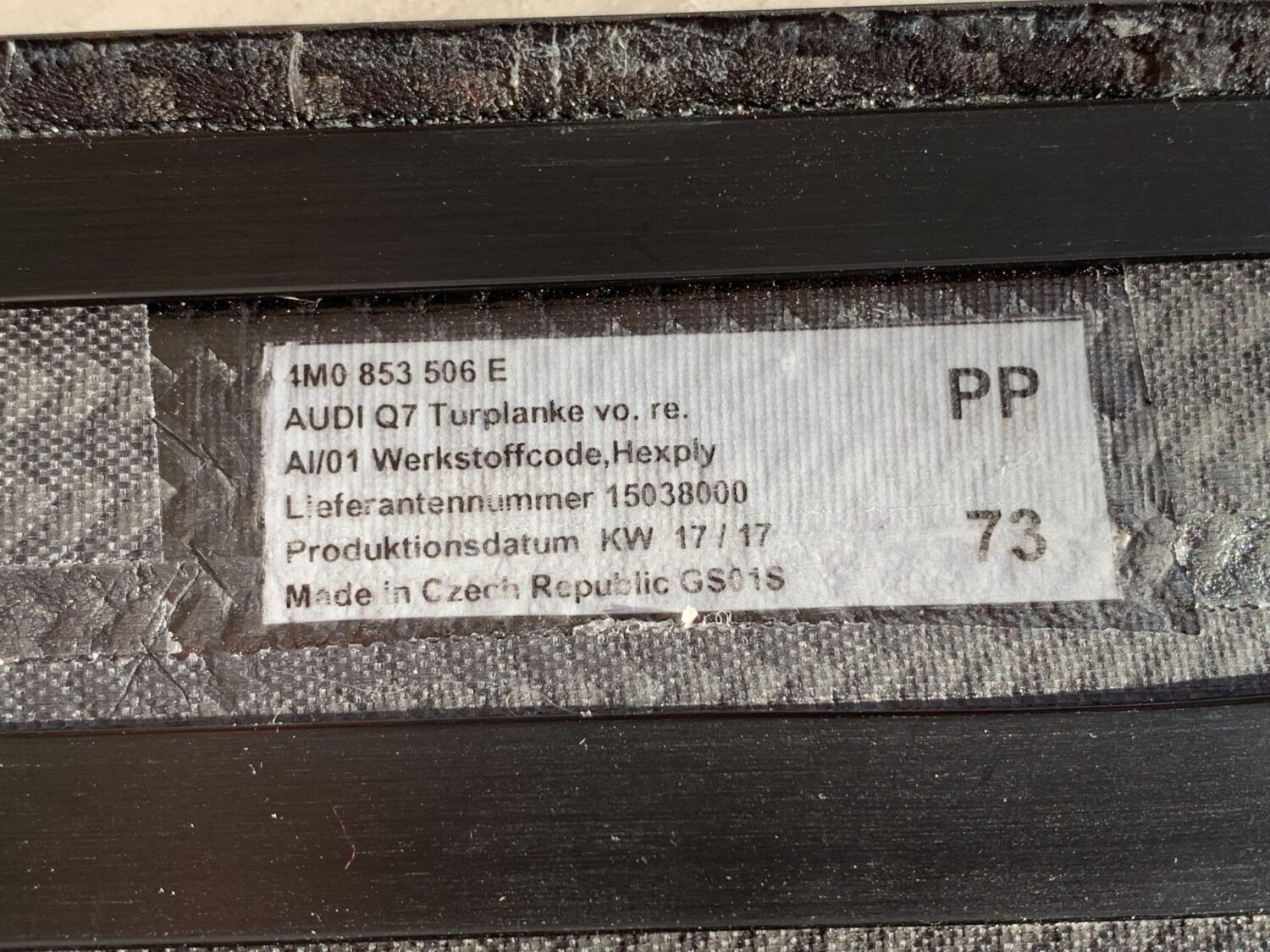 2X NOUVELLES LAMELLES DE PORTE D'ORIGINE CARBONE AUDI Q7 4M 2016-21 4M0853505E 4M0853506E 2X NOUVELLES LAMELLES DE PORTE D'ORIGINE CARBONE AUDI Q7 4M 2016-21 4M0853505E 4M0853506E – Image 5